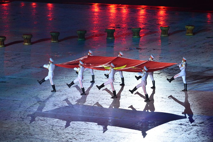 Khoảnh khắc ấn tượng ở lễ khai mạc SEA Games 31: Điệu múa sen động lòng người - Ảnh 1.