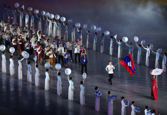 Khoảnh khắc ấn tượng ở lễ khai mạc SEA Games 31: Điệu múa sen động lòng người - Ảnh 13.
