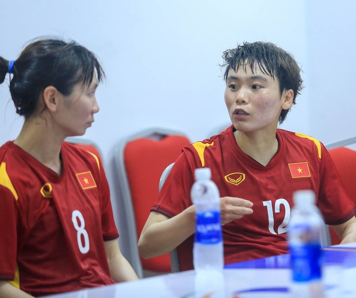Những khoảnh khắc xúc động phía sau tinh thần thi đấu quật cường của đội tuyển nữ Việt Nam - Ảnh 9.