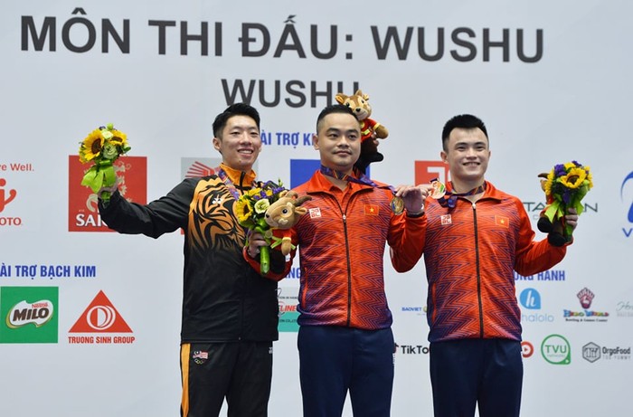 Dương Thúy Vi nhí nhảnh khi nhận huy chương vàng SEA Games 31 - Ảnh 10.