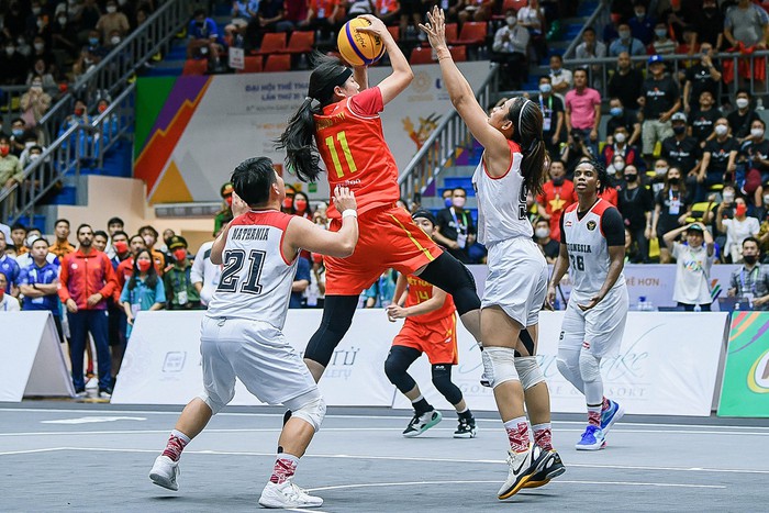 Thất bại đáng tiếc, đội tuyển bóng rổ nữ Việt Nam nhận sự khích lệ tinh thần từ NHM - Ảnh 3.