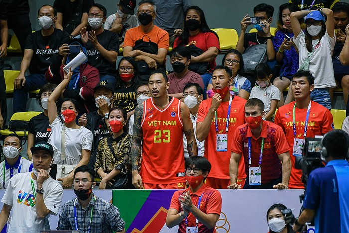 Thất bại đáng tiếc, đội tuyển bóng rổ nữ Việt Nam nhận sự khích lệ tinh thần từ NHM - Ảnh 5.