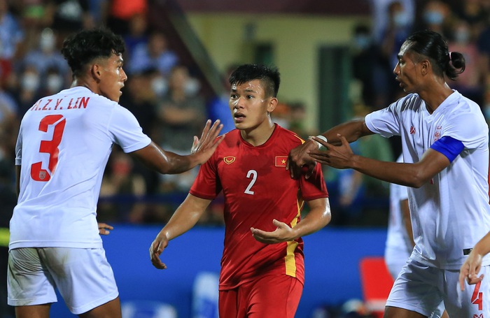 Văn Xuân nổi cáu, cầu thủ U23 Myanmar chủ động xin lỗi làm hoà - Ảnh 4.