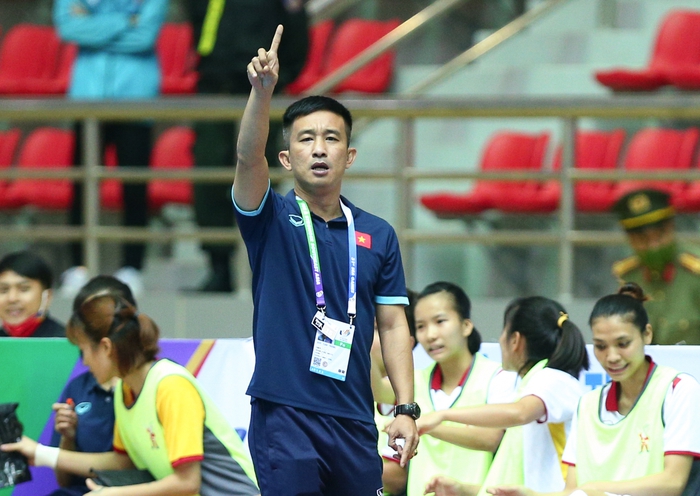 Futsal nữ Việt Nam đại thắng trong ngày ra quân - Ảnh 8.