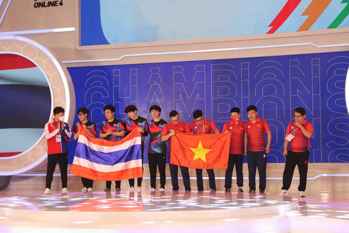 Tuyển thủ FO4 Việt Nam bật khóc khi ván đấu quyết định tranh HCV SEA Games 31 chưa khép lại  - Ảnh 10.