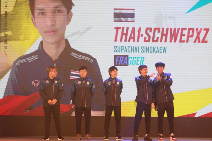 MC Thảo Trang gây ngỡ ngàng với hình ảnh duyên dáng cùng tà áo dài tại SEA Games 31 - Ảnh 11.