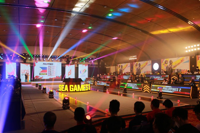 MC Thảo Trang gây ngỡ ngàng với hình ảnh duyên dáng cùng tà áo dài tại SEA Games 31 - Ảnh 7.