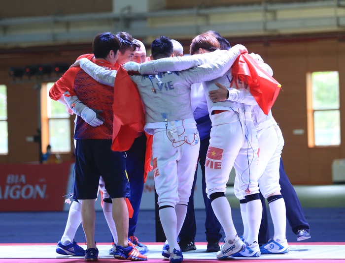 Vượt qua Thái Lan, đấu kiếm Việt Nam xuất sắc giành huy chương vàng SEA Games 31 - Ảnh 8.