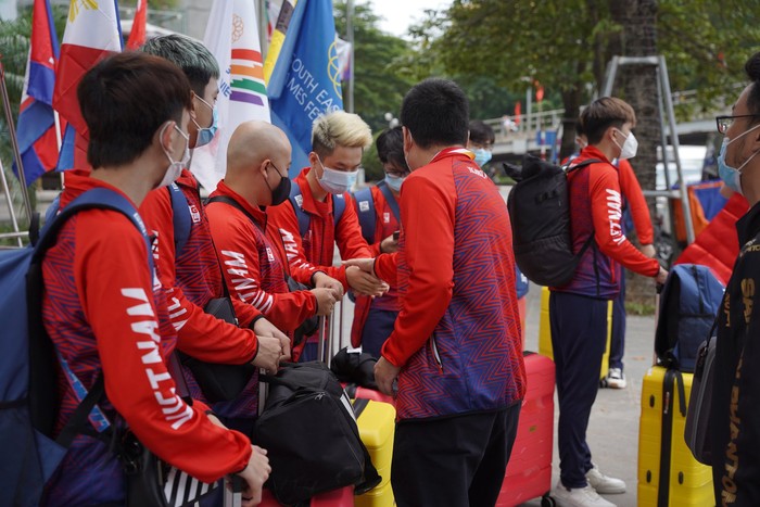 Lai Bâng cùng đồng đội giao lưu với ĐTQG Liên Quân Mobile Thái Lan trước ngày thi đấu SEA Games  - Ảnh 3.