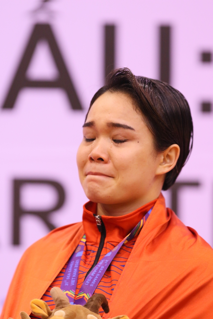 Những giọt nước mắt của người thắng, kẻ thua trong ngày khai màn Karate tại SEA Games 31 - Ảnh 1.