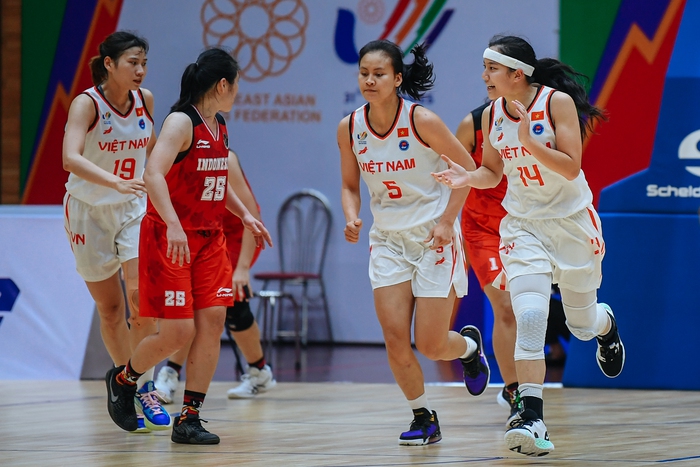 Hai cầu thủ quan trọng tuyển nữ bóng rổ Việt Nam gặp chấn thương sau trận thua Indonesia - Ảnh 6.