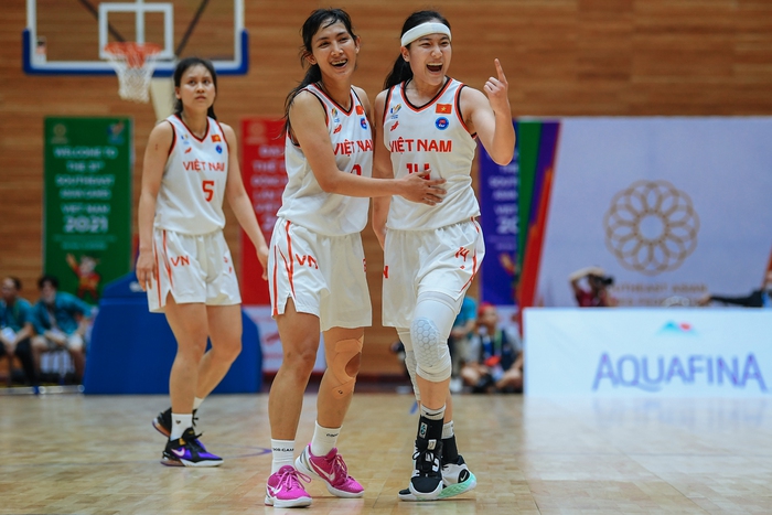 Hai cầu thủ quan trọng tuyển nữ bóng rổ Việt Nam gặp chấn thương sau trận thua Indonesia - Ảnh 7.