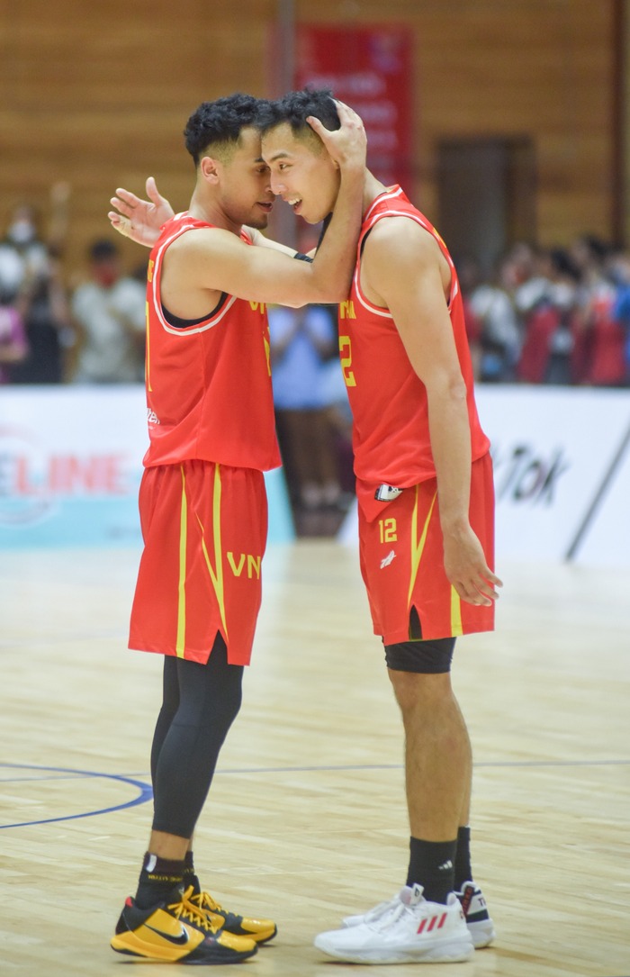 Làm cách nào Đội tuyển bóng rổ Việt Nam lội ngược dòng thành công trước Singapore? - Ảnh 7.