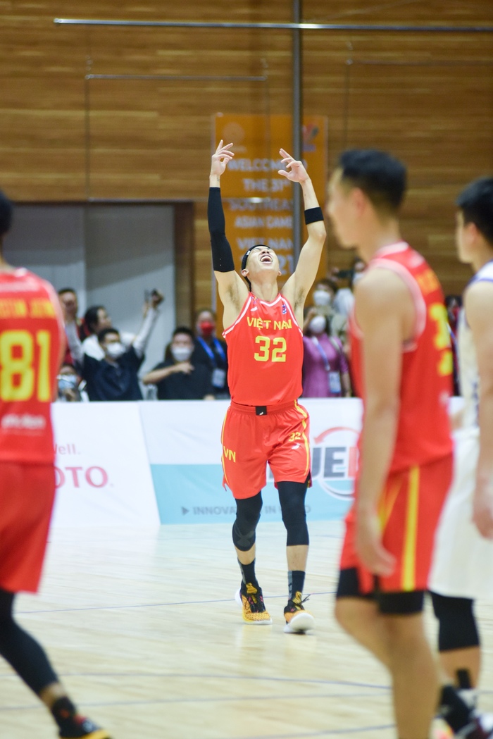 Làm cách nào Đội tuyển bóng rổ Việt Nam lội ngược dòng thành công trước Singapore? - Ảnh 1.