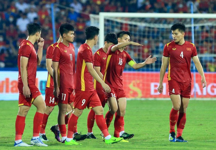 Bùi Hoàng Việt Anh có hành động đẹp với cầu thủ Malaysia trong trận bán kết SEA Games 31 - Ảnh 8.