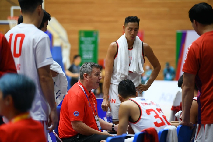 Thua đậm trước Philippines, đội tuyển bóng rổ nam Việt Nam vẫn còn cơ hội đổi màu huy chương ở SEA Games 31 - Ảnh 4.