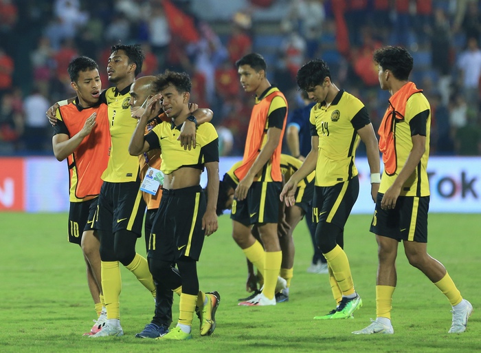Cầu thủ U23 Malaysia khóc nức nở sau trận thua U23 Việt Nam - Ảnh 5.