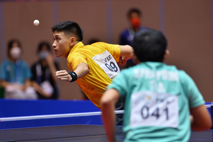 Nguyễn Anh Tú thất bại trước Á quân SEA Games 22, bóng bàn Việt Nam đối đầu Thái Lan ở chung kết - Ảnh 1.
