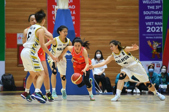 Vượt bão chấn thương, đội tuyển bóng rổ nữ Việt Nam kiên cường vượt qua Malaysia - Ảnh 2.