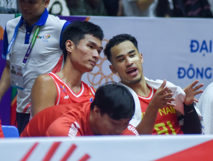 Bộ đôi Christian Juzang cùng Nguyễn Huỳnh Phú Vinh rực cháy: Song sát của Đội tuyển bóng rổ Việt Nam trước Malaysia - Ảnh 5.
