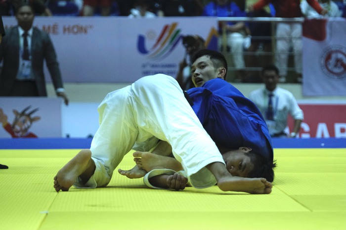 Nguyễn Hoàng Thành lẫn lộn cảm xúc sau tấm HCV Judo SEA Games 31 - Ảnh 9.