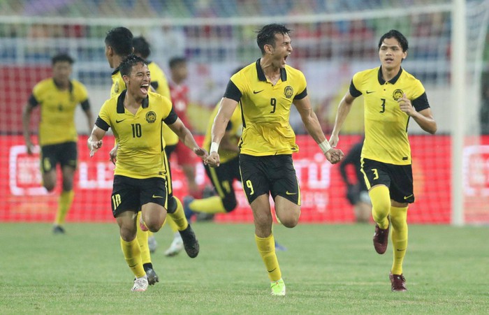 Bỏ lỡ quá nhiều cơ hội, U23 Malaysia rơi nước mắt nhìn U23 Indonesia giành HCĐ SEA Games - Ảnh 4.