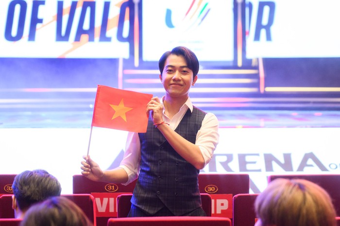 Cựu vương thế giới đến cổ vũ ĐT Liên Quân Việt Nam vô địch SEA Games 31 - Ảnh 7.