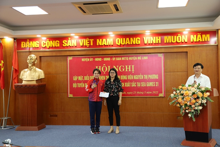 Khen thưởng, động viên kịp thời cho VĐV Nguyễn Thị Phương đạt 2 Huy chương vàng bộ môn Karate tại SEA Games 31 - Ảnh 7.