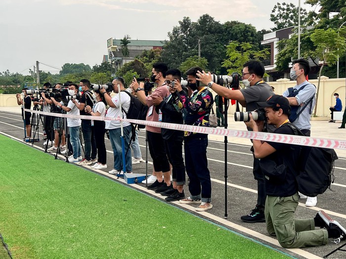 Những khoảnh khắc còn lại của phóng viên theo chân đoàn thể thao Việt Nam tại SEA Games 31 - Ảnh 6.