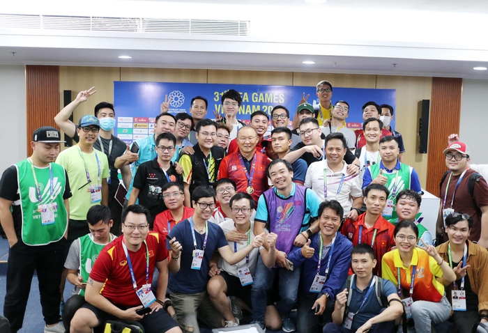 Những khoảnh khắc còn lại của phóng viên theo chân đoàn thể thao Việt Nam tại SEA Games 31 - Ảnh 14.