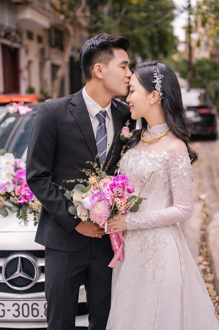 Hà Đức Chinh làm đám cưới tại Hà Nội vào đầu tháng 5, thiệp mời đúng chất &quot;cây hài&quot; ĐT Việt Nam - Ảnh 2.