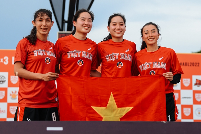 Trò chuyện cùng 4 cô gái vàng của tuyển bóng rổ nữ Việt Nam: Bật mí khó khăn trên đất Bali và những câu nói truyền cảm hứng chạm tới con tim - Ảnh 1.