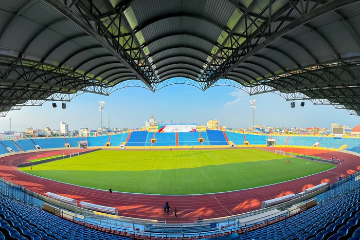 Sân vận động Thiên Trường thay áo mới chào đón SEA Games 31 - Ảnh 1.