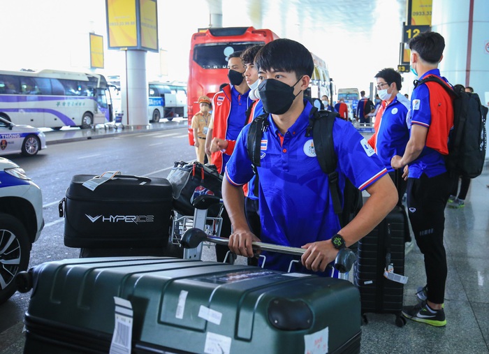 U23 Thái Lan đến Việt Nam: Thủ môn Kawin nổi bật - Ảnh 9.