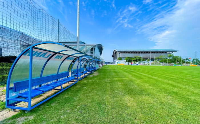 Sân vận động Thiên Trường thay áo mới chào đón SEA Games 31 - Ảnh 4.