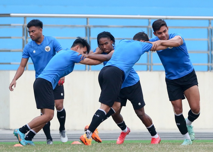 U23 Indonesia: Chiêm ngưỡng hình ảnh của đội U23 Indonesia, những người luôn cống hiến tối đa để đại diện cho đất nước của mình trên sân cỏ. Họ luôn có sự nỗ lực và quyết tâm để giành chiến thắng cho đội tuyển quốc gia Indonesia.