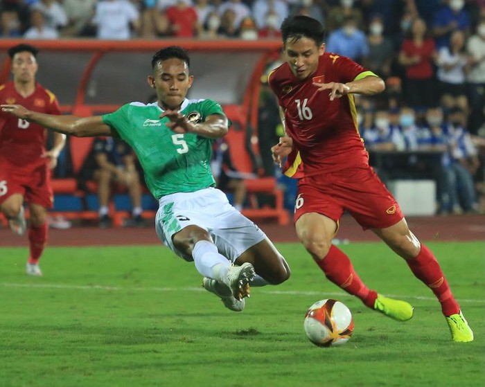 Đỗ Hùng Dũng ghi bàn đẳng cấp, nhân đôi cách biệt cho U23 Việt Nam trước U23 Indonesia - Ảnh 2.