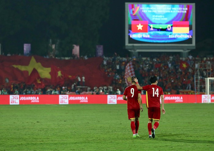 Tiến Linh ăn mừng cực chất khi &quot;mở tài khoản&quot; bàn thắng cho U23 Việt Nam tại SEA Games 31 - Ảnh 8.