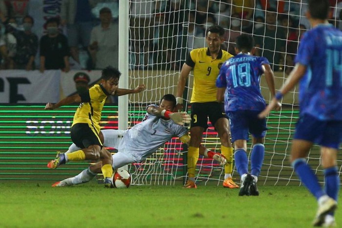 Chơi thiếu người, U23 Thái Lan nhận trận thua cực kỳ đau đớn trước U23 Malaysia trong trận ra quân SEA Games 31 - Ảnh 3.