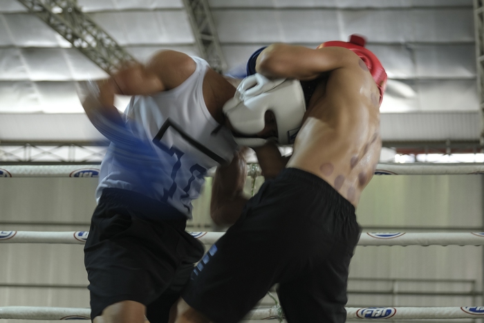 Tuyển boxing Việt Nam đấu tập &quot;căng&quot; như đấu thật trước SEA Games 31   - Ảnh 4.