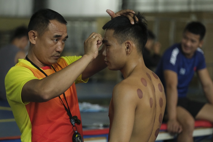 Tuyển boxing Việt Nam đấu tập &quot;căng&quot; như đấu thật trước SEA Games 31   - Ảnh 5.