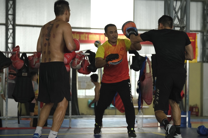 Tuyển boxing Việt Nam đấu tập &quot;căng&quot; như đấu thật trước SEA Games 31   - Ảnh 13.