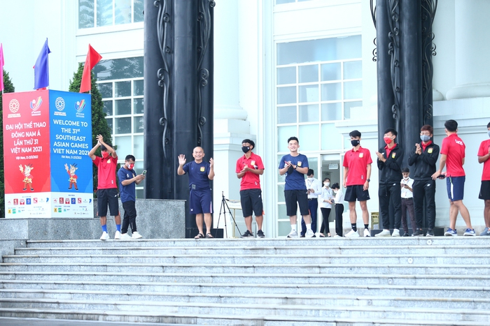 HLV U23 Lào đích thân cảm ơn hội CĐV Nam Định ủng hộ ông và các học trò - Ảnh 2.