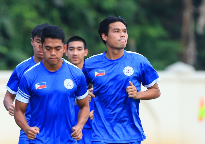 Đội trưởng U23 Philippines bị đau trước trận gặp U23 Việt Nam - Ảnh 6.