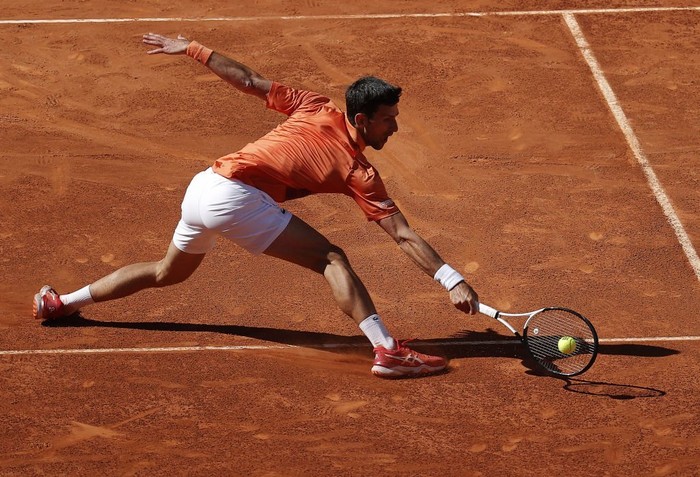 Sau Nadal, đến lượt Djokovic trở thành nạn nhân của ngôi sao tuổi teen - Ảnh 4.