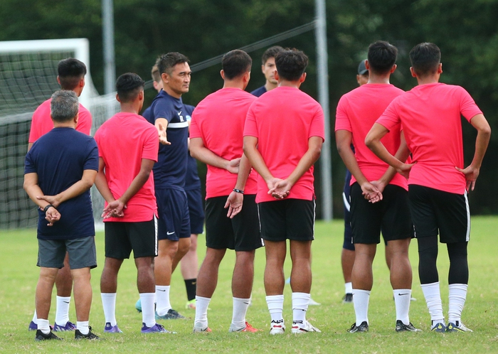 U23 Lào tập luyện với chỉ 12 cầu thủ, U23 Singapore có tinh thần thoải mái  - Ảnh 4.