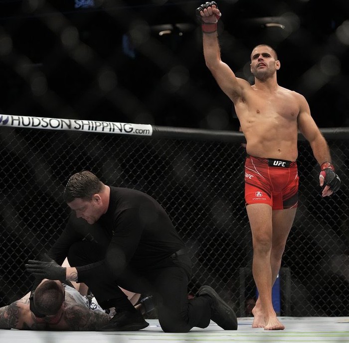 UFC 274: Chiến binh Andre Fialho có chiến thắng ấn tượng ngay hiệp đầu tiên - Ảnh 3.