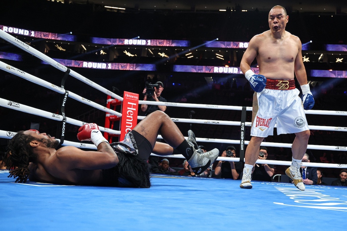 Trực tiếp boxing: Canelo Alvarez vs Dmitry Bivol - Ảnh 2.