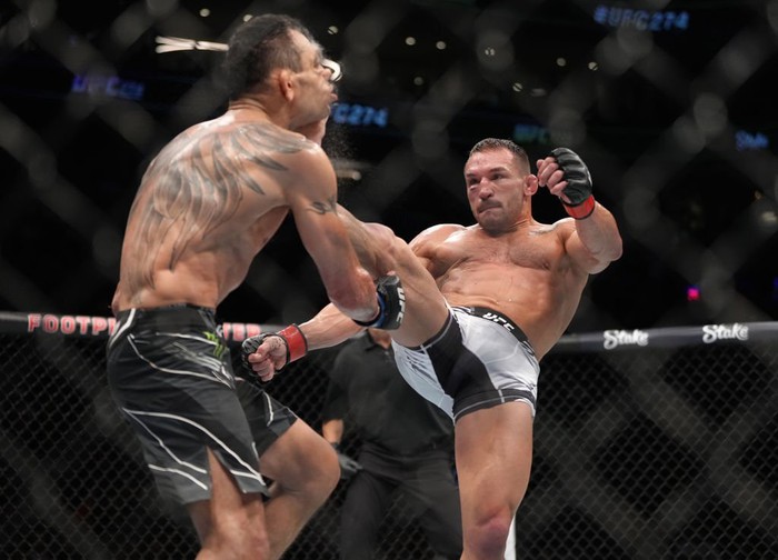 Michael Chandler hạ đo ván Tony Ferguson tại UFC 274, tuyên chiến với Conor McGregor - Ảnh 3.