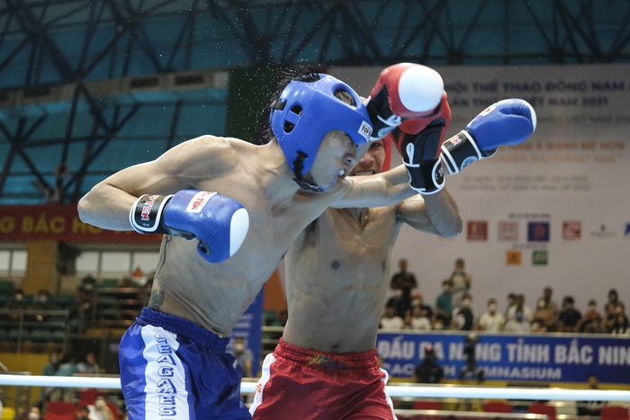 Học trò &quot;thánh Muay&quot; Buakaw khiến hy vọng vàng kickboxing Việt Nam SEA Games 31 ôm hận  - Ảnh 4.